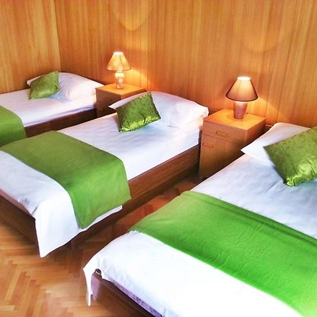 Apartments By The Sea Krilo Jesenice, Omis - 15145 Jesenice  Rom bilde