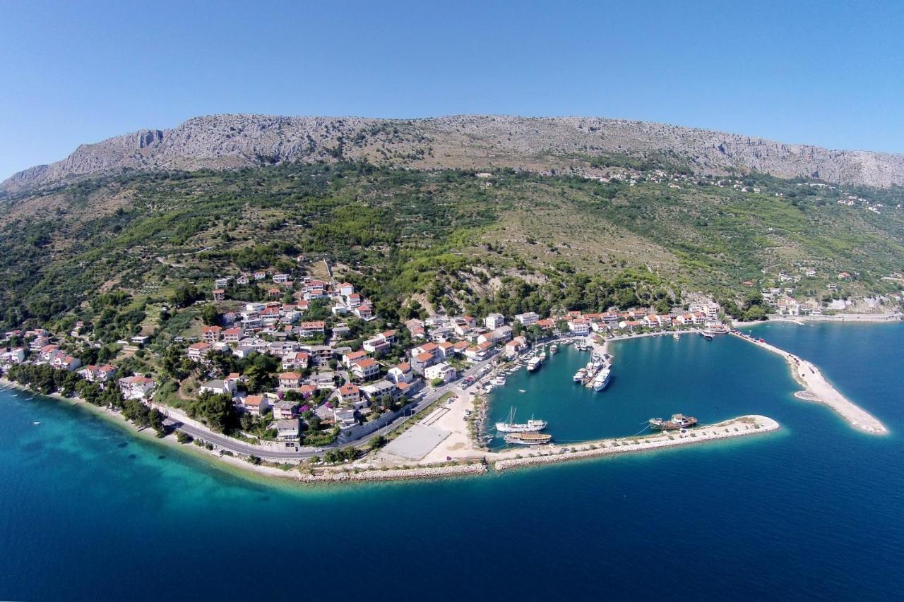 Apartments By The Sea Krilo Jesenice, Omis - 15145 Jesenice  Eksteriør bilde