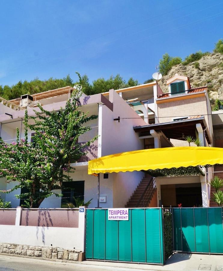 Apartments By The Sea Krilo Jesenice, Omis - 15145 Jesenice  Eksteriør bilde