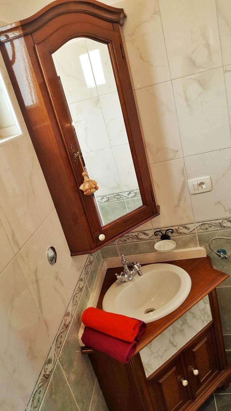 Apartments By The Sea Krilo Jesenice, Omis - 15145 Jesenice  Rom bilde