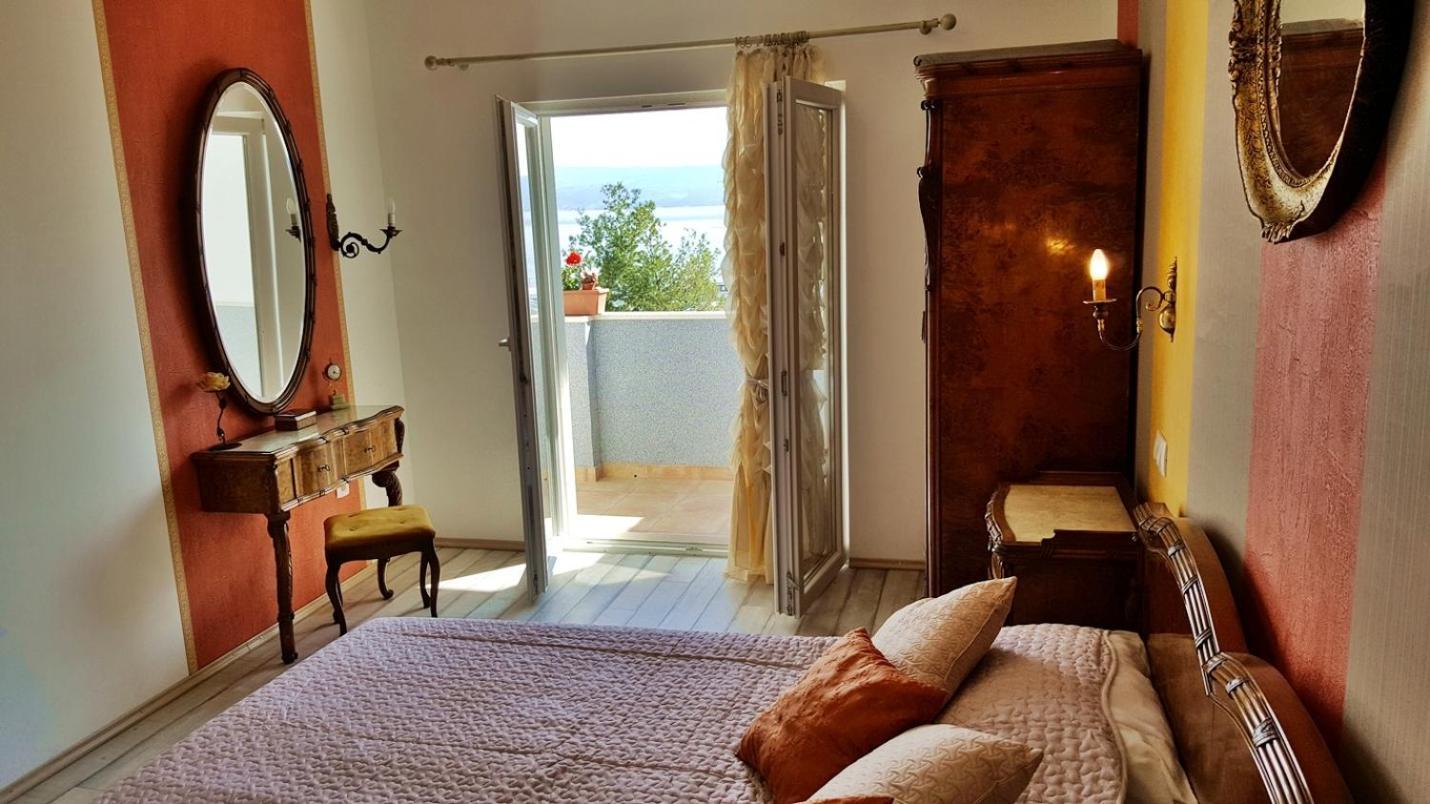 Apartments By The Sea Krilo Jesenice, Omis - 15145 Jesenice  Rom bilde