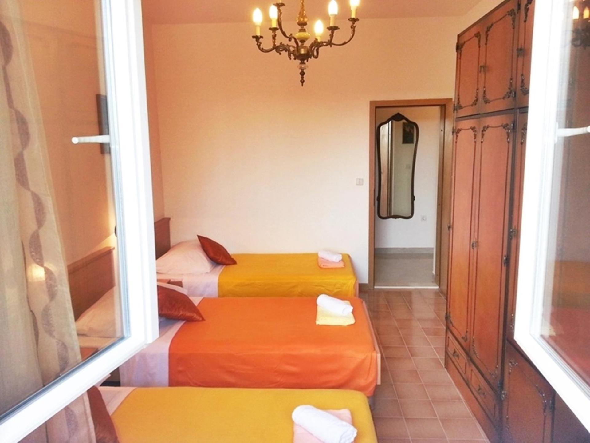 Apartments By The Sea Krilo Jesenice, Omis - 15145 Jesenice  Rom bilde