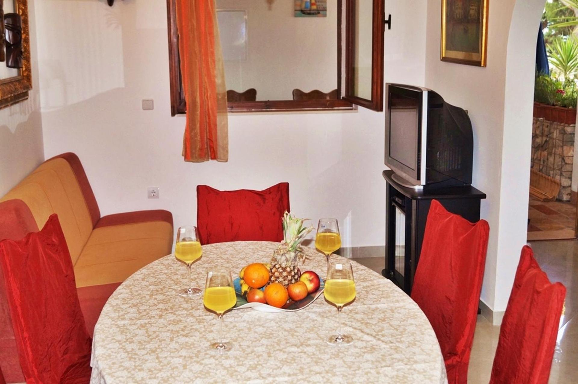 Apartments By The Sea Krilo Jesenice, Omis - 15145 Jesenice  Rom bilde